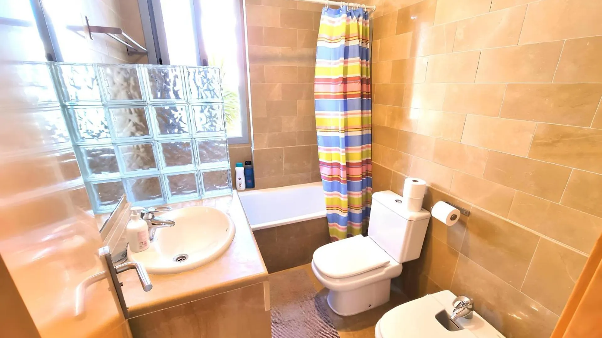Prázdninový dům Stunning Home With Outdoor Swimmingpool, 4 Bedrooms And Wifi Benalmádena